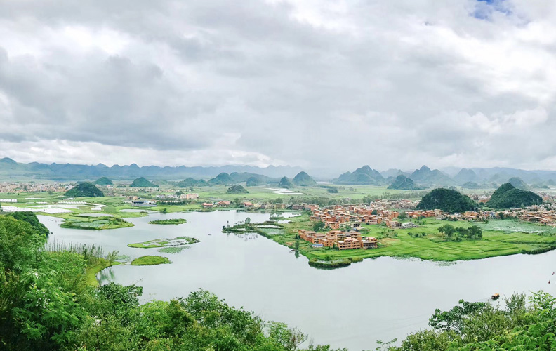 美丽的普者黑景区俯瞰图。