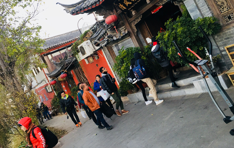 有的小伙伴各自返回客栈休息，为第二天的自由行准备。
